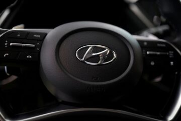 Hyundai ตั้งเป้าขึ้นแท่น 1 ใน 3 ผู้ผลิตรถยนต์ไฟฟ้ารายใหญ่ของโลกภายในปี 2573  - Money & Banking Magazine