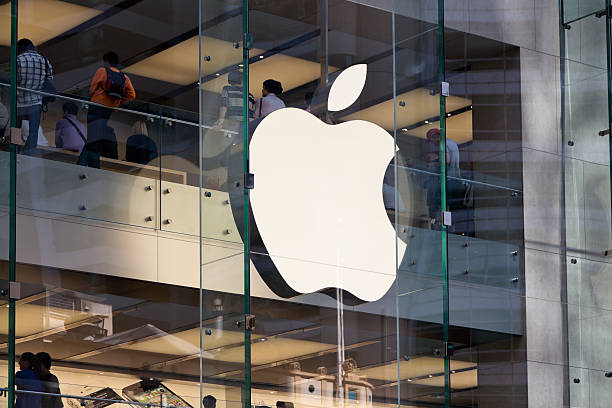 Apple Inc" สร้างประวัติศาสตร์บริษัทแรกมูลค่าทะลุ 3 ล้านล้านดอลล์  ท่ามกลางหุ้นเทคโนโลยีพุ่ง - Money & Banking Magazine